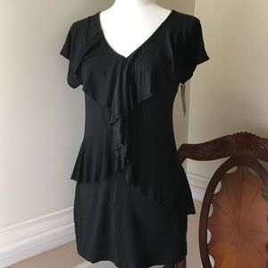 Liz Lange ruffle tee - M